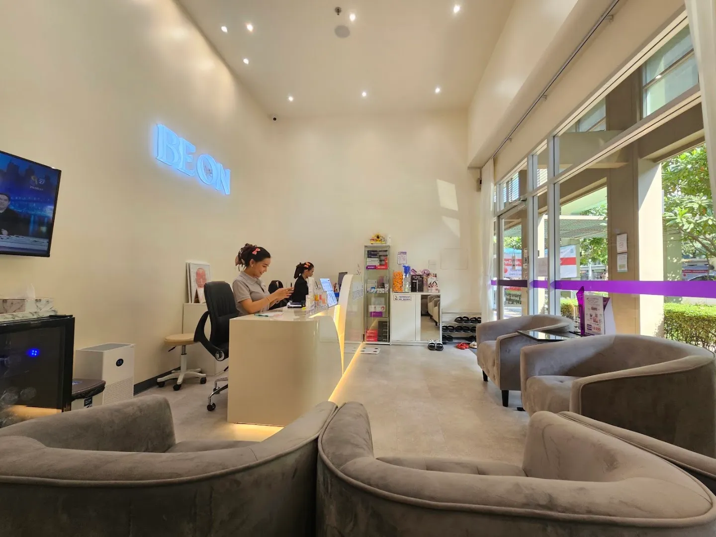 About Face Clinic, Ramintra Km. 8