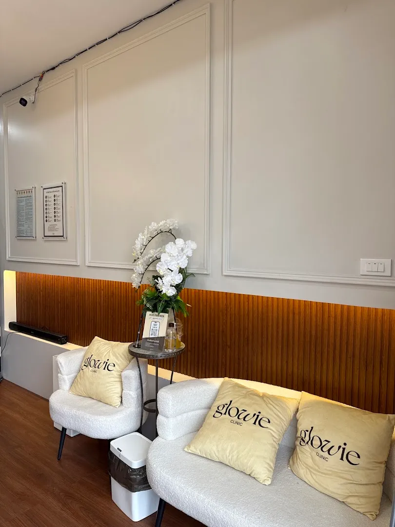 Glowie Clinic