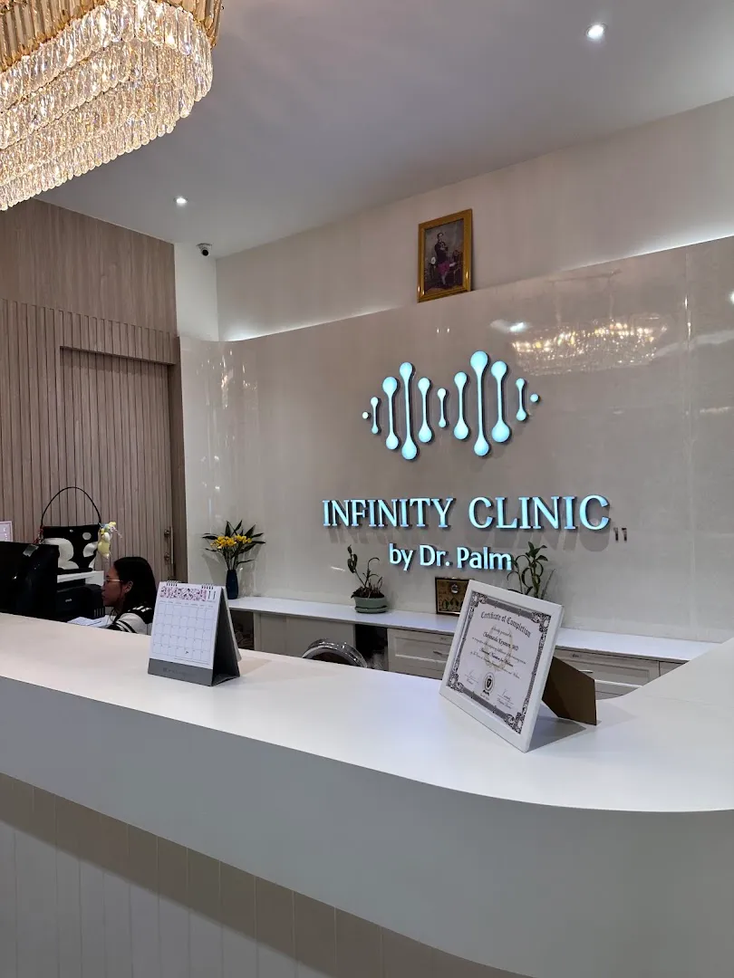 Infinity Clinic by Dr. Palm, Ekkamai