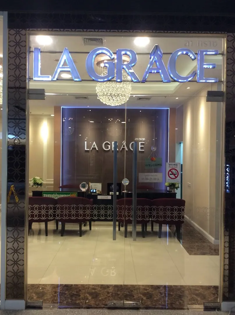 La Grace Clinic, CentralWorld