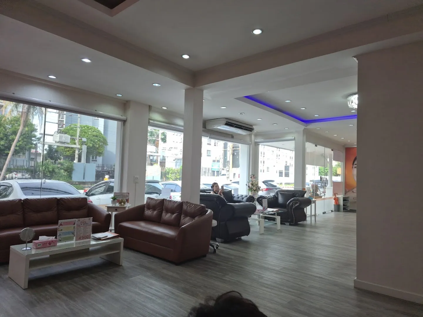 Lotte Clinic, Bang Yai