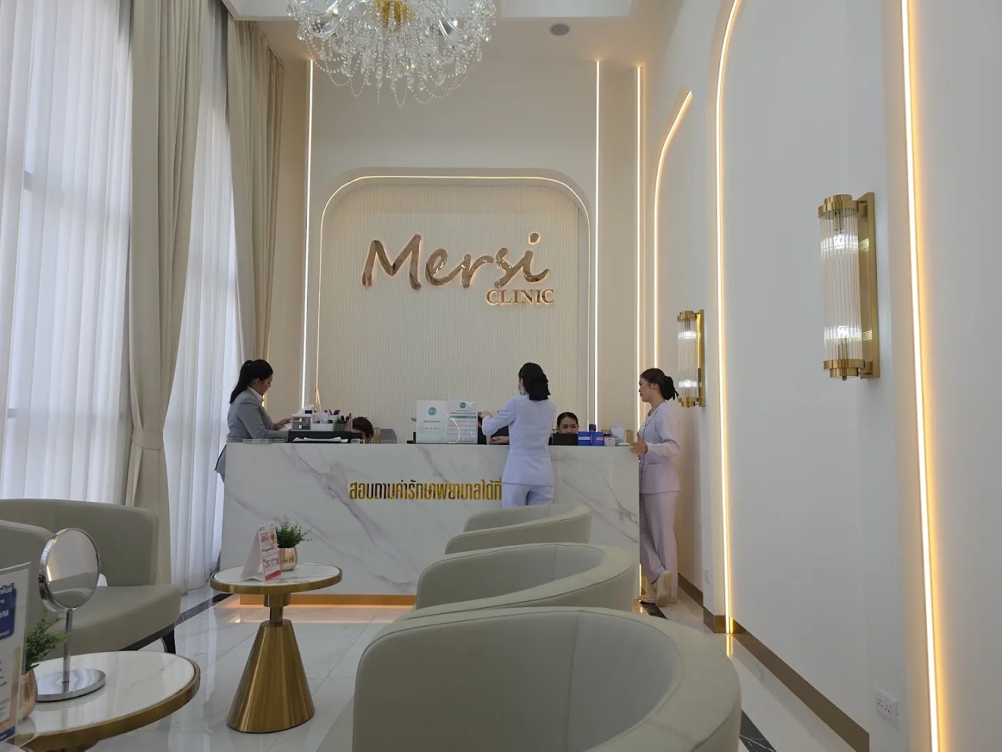 Mersi Clinic, Victory Monument