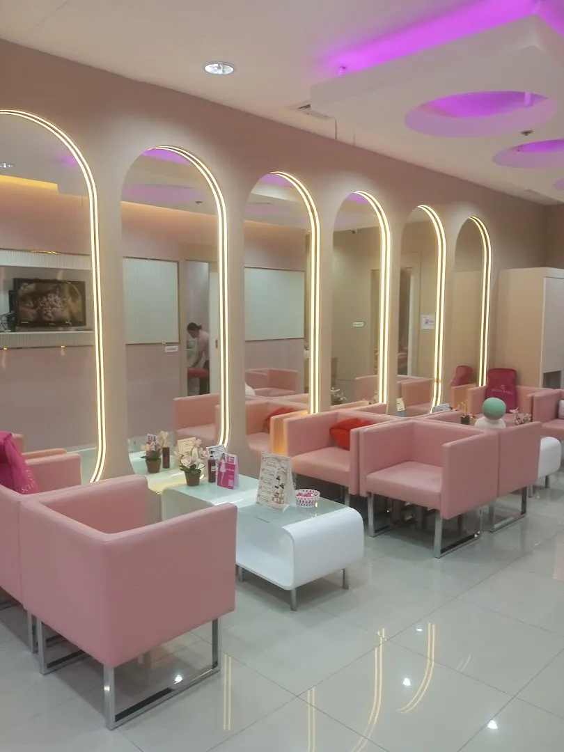 Nitipol Clinic, Lotus's Rama 4