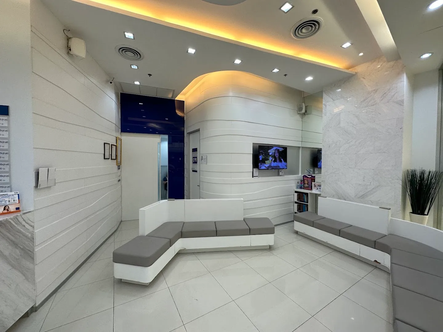 Pornkasem Clinic, Central Salaya
