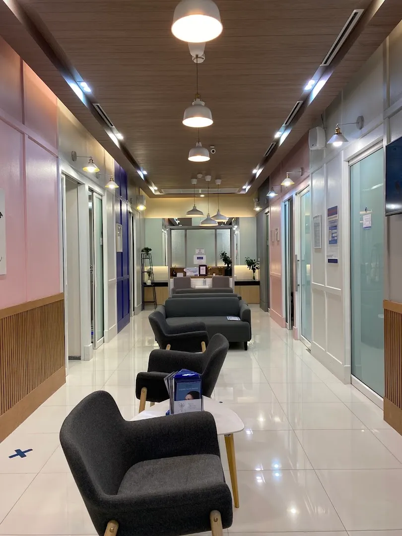 Pornkasem Clinic, Central Westgate
