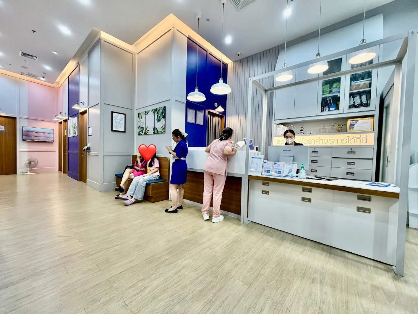 Pornkasem Clinic, Robinson Lifestyle Ratchaphruek