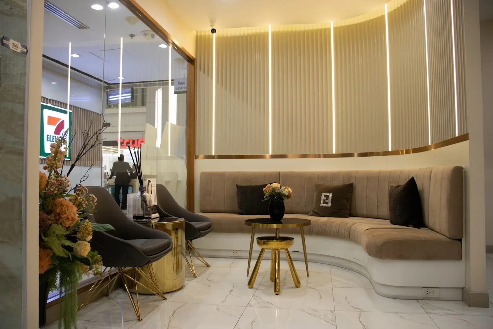 Privato Clinic, Silom