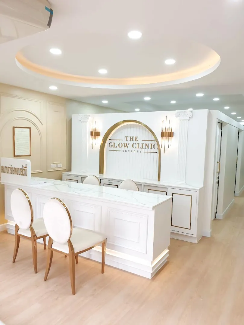 The Glow Clinic, Phloenchit