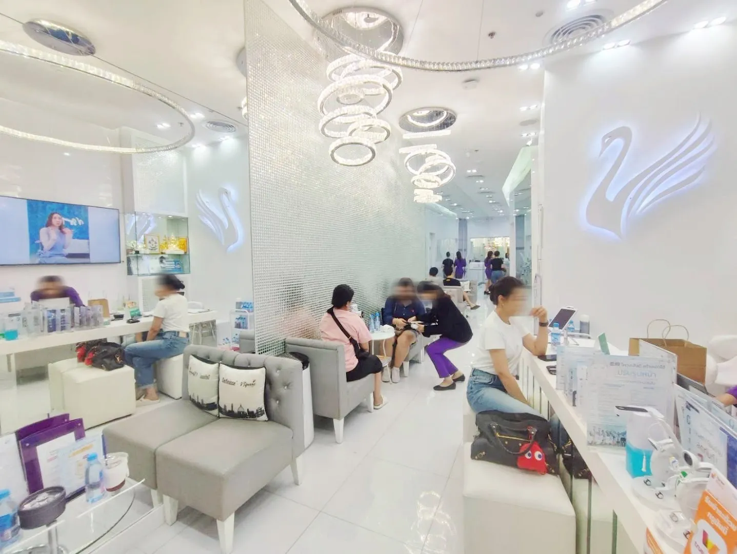V Square Clinic, Central Rama 2